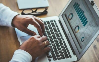 Diferencias clave entre alquilar laptops y computadoras para empresas